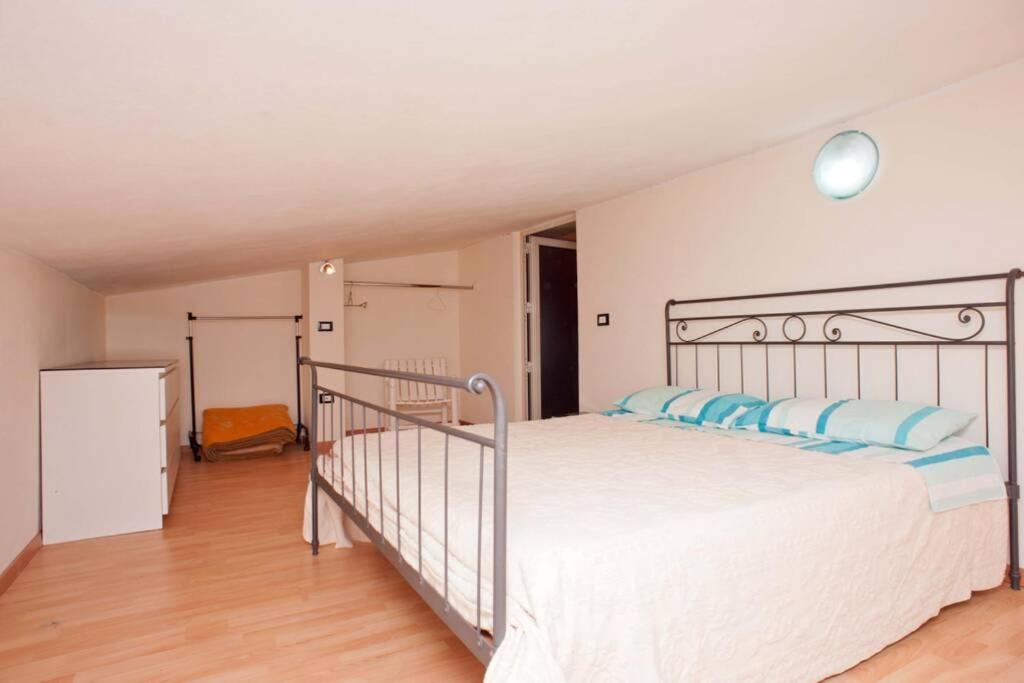 Loft Mansardato Con Giardino E Piscina In Villa Privata Loft With Garden And Swimming Pool In A Private Villa Sestu Luaran gambar